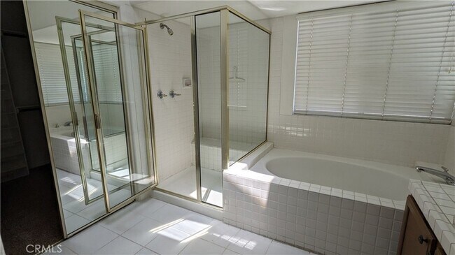 Building Photo - 40342 Corte Campeon