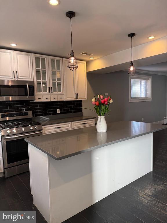 Building Photo - 2913 N St SE