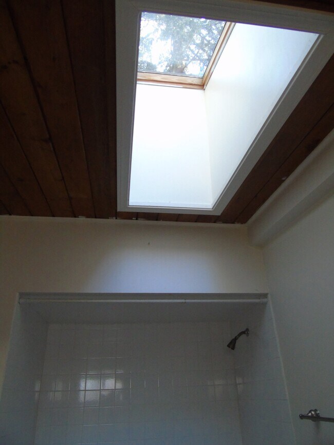 Building Photo - 1708 Sapphire Trail
