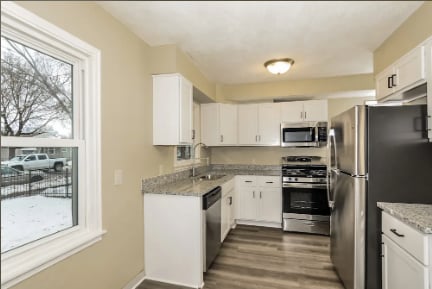 Building Photo - 4015 5th Ave S