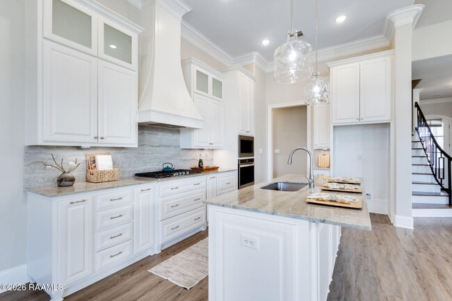 Building Photo - 315 San Marcos Dr