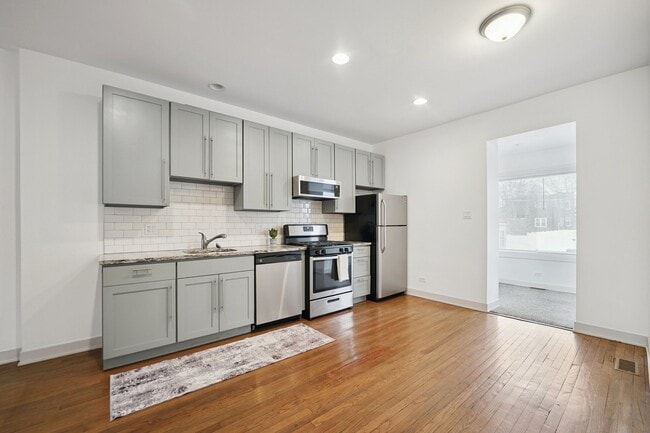 Building Photo - 7138 S Prairie Ave