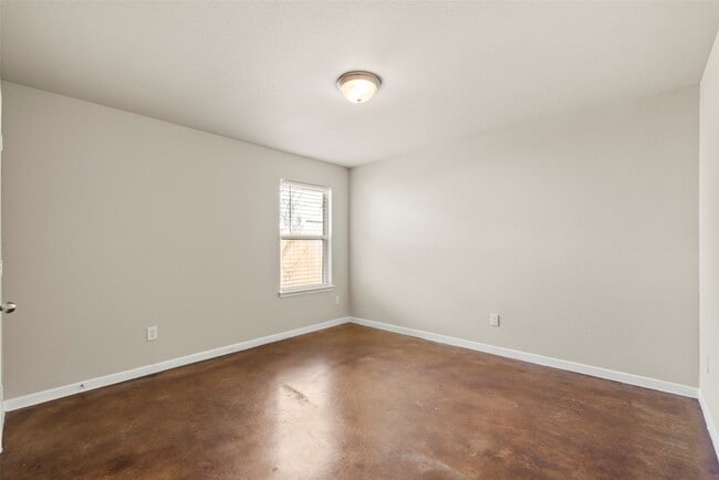 Building Photo - 16940 W Juneau St