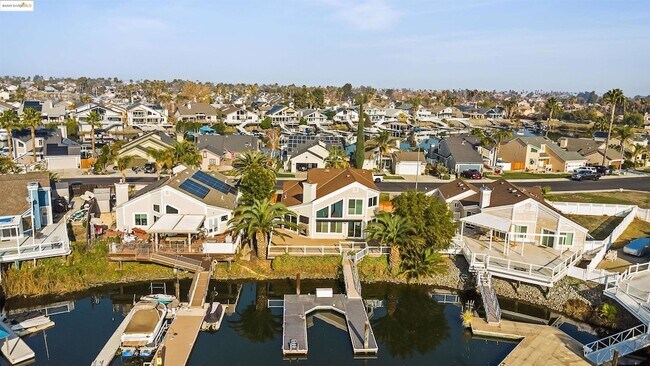 Building Photo - 4730 Spinnaker Way