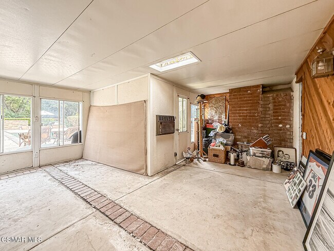 Building Photo - 1888 El Monte Dr