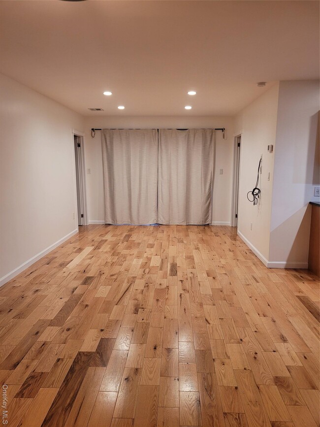 Building Photo - 31 Apricot Rd