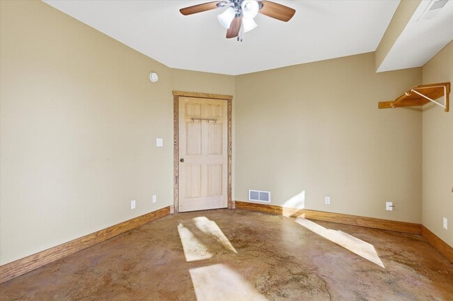 Building Photo - 102 N Gaw St