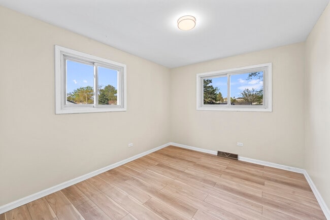 Building Photo - 15222 Huntington Ct