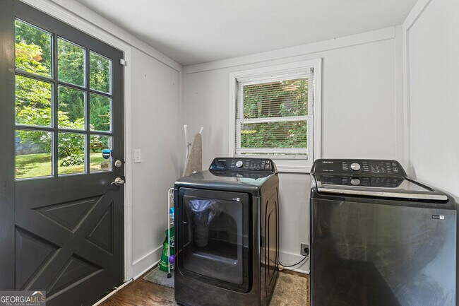 Building Photo - 1472 North Avenue NW