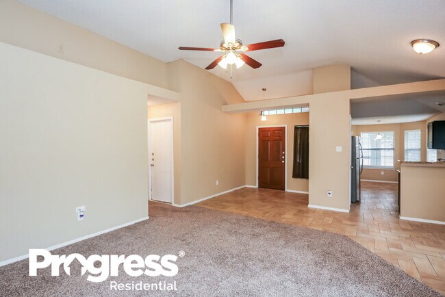 Building Photo - 7817 Clairmont Ave