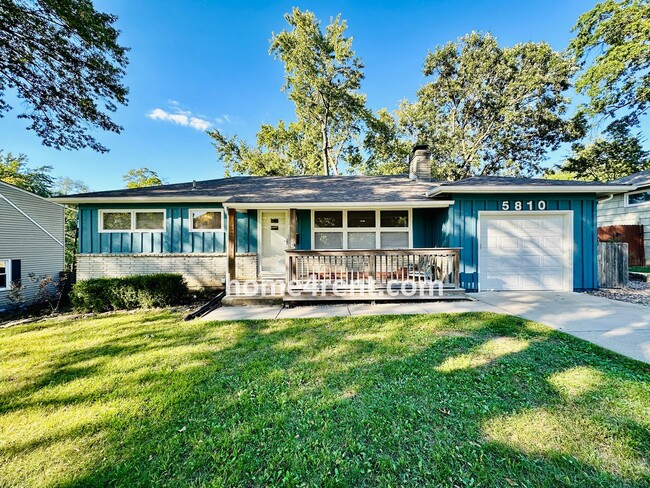 Primary Photo - Gorgeous, Ranch Home in Prairie Village w/...