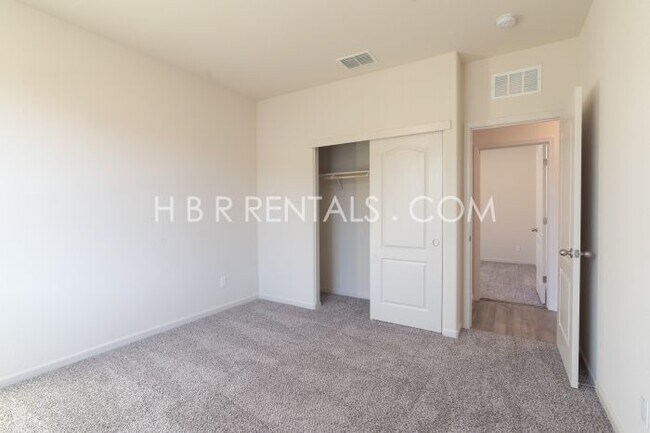 Building Photo - Modern & Spacious SINGLE STORY 4-Bedroom Home in Manteca – Fresh Updates & Comfortable Living