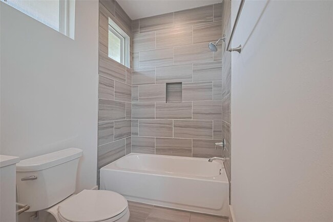 Building Photo - 11603 Royal Ivory Crossing