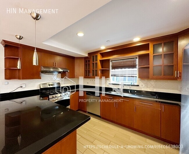 Building Photo - 776 Olive Ave