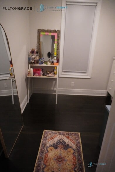 Building Photo - 2031 W 23rd St