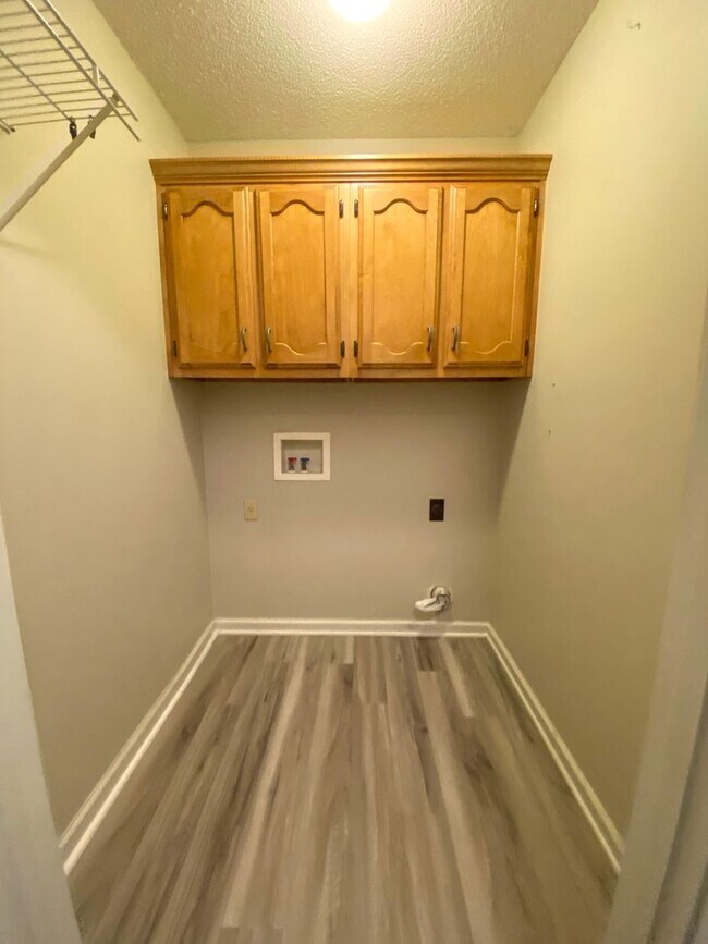 Building Photo - 3 bed, 2.5 bath house in Olive Branch near...