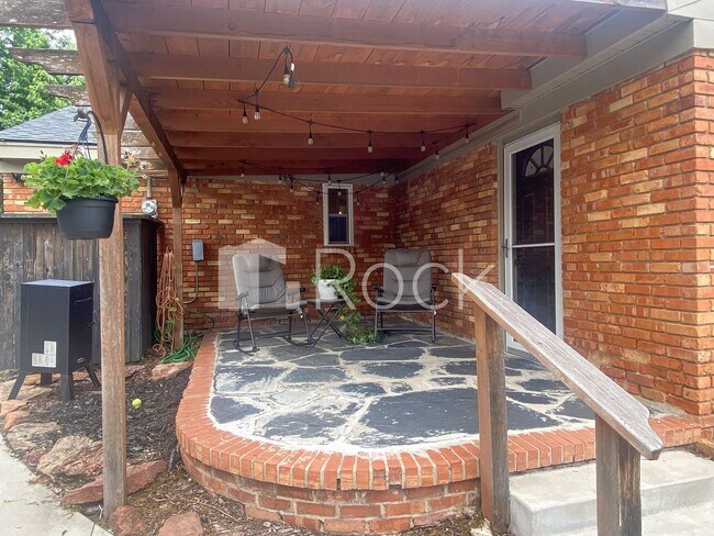 Building Photo - 3308 NW 60th St