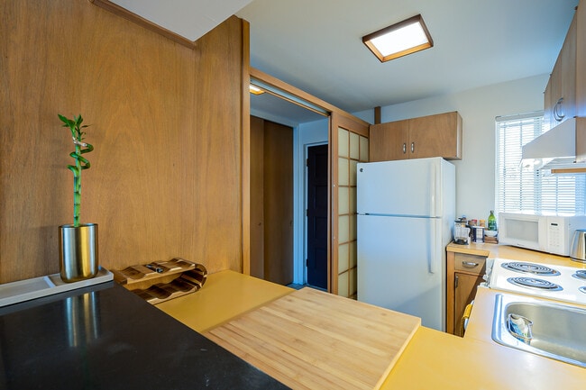Building Photo - 3940 E. Timrod St. #209