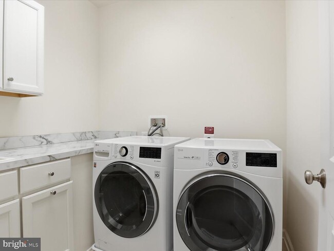 Building Photo - 20305 Savin Hill Dr