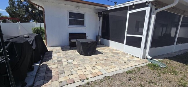 Building Photo - 7131 Vista Way