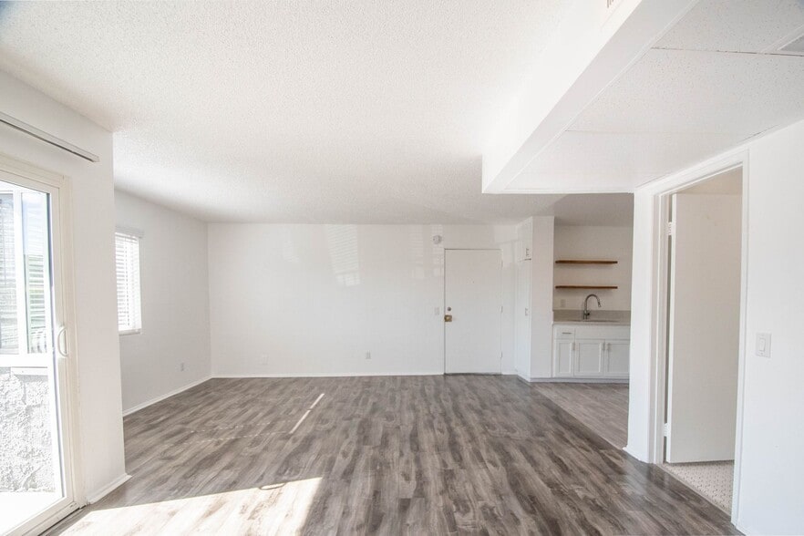 Building Photo - 13800 Sherman Way