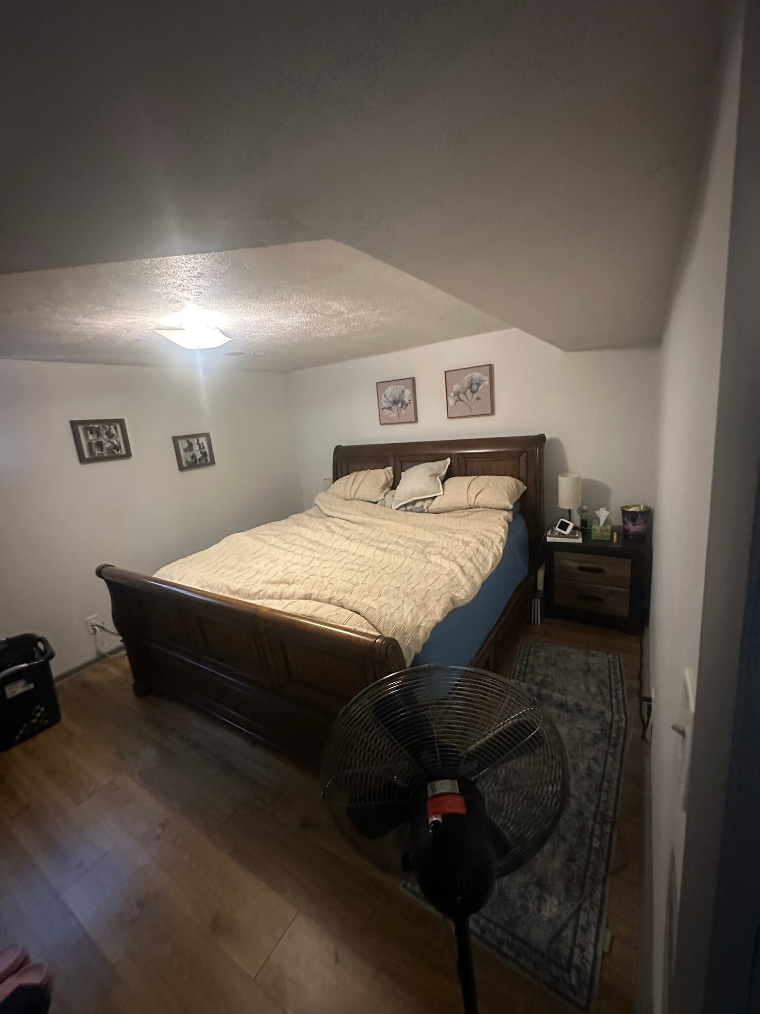 fits king size bed - 623 S 33rd St