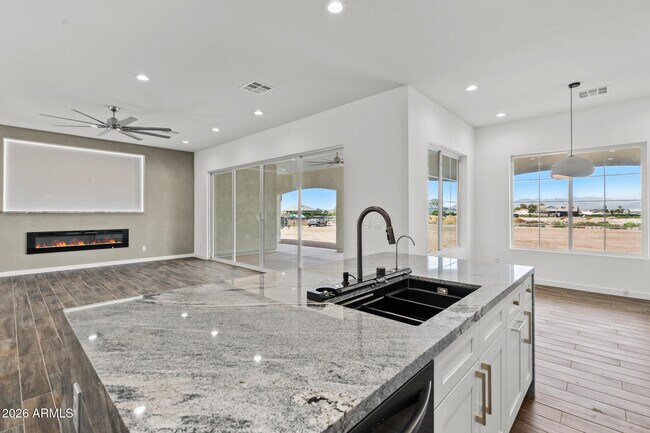 Building Photo - 22926 W La Mirada Dr