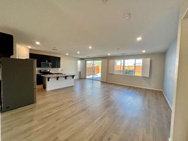 Building Photo - 436 Rose St