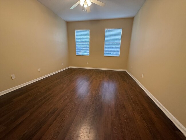 Building Photo - 3/2.5 townhome in Sanford! AVAILABLE MARCH...