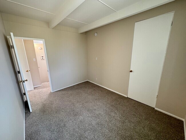 Building Photo - 11500 Rochester Ave