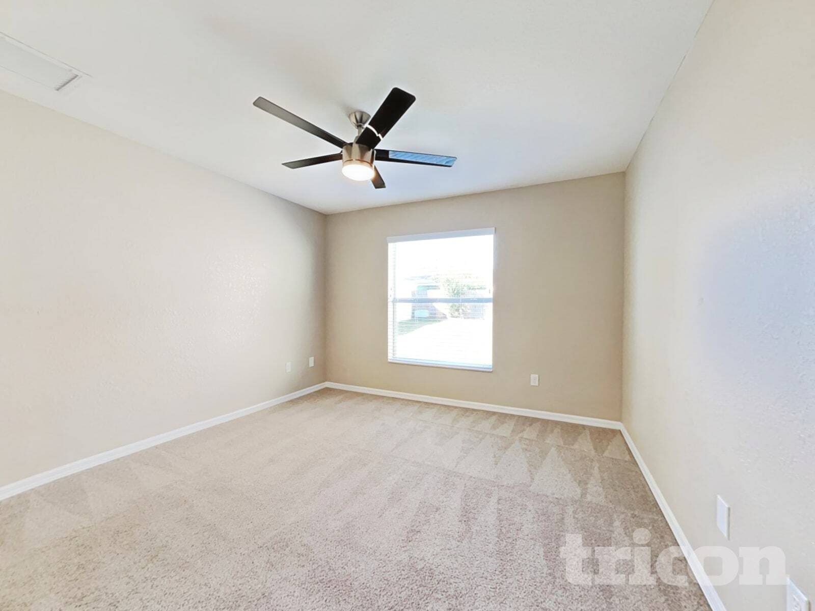 Building Photo - 2099 Godfrey Ave