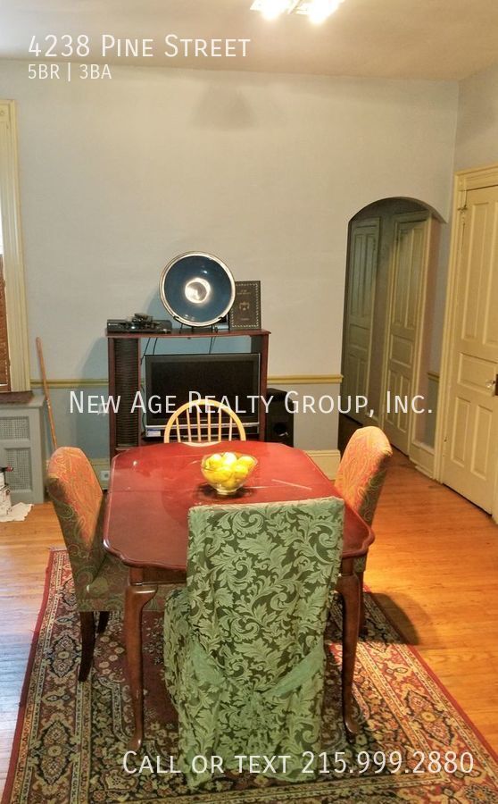 Building Photo - 4238 Pine St