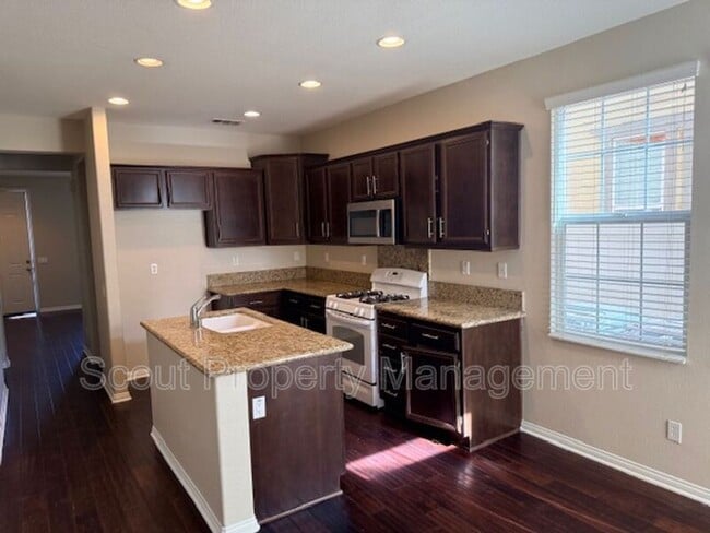 Building Photo - 31875 Domenoe Way