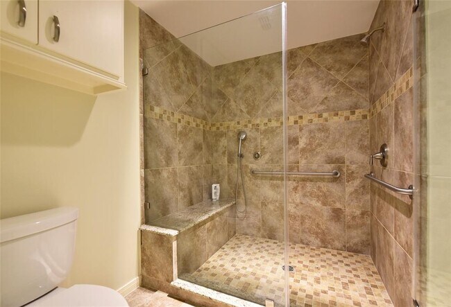 Building Photo - 12800 Melville Dr