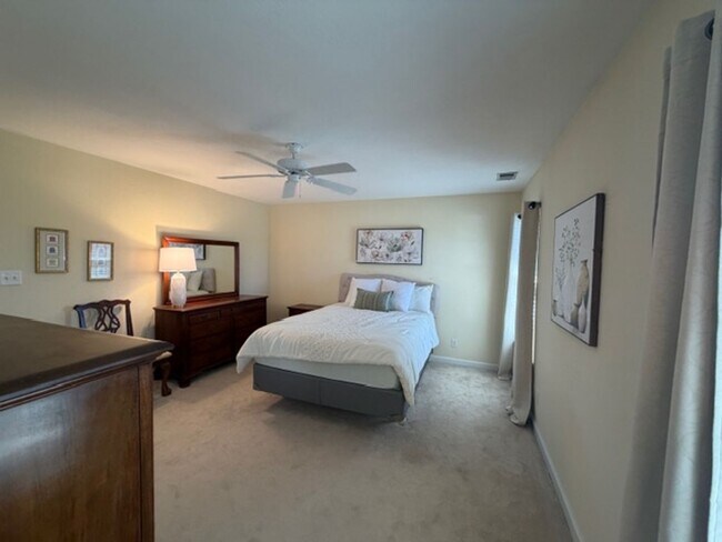 Building Photo - Suffolk Meadows