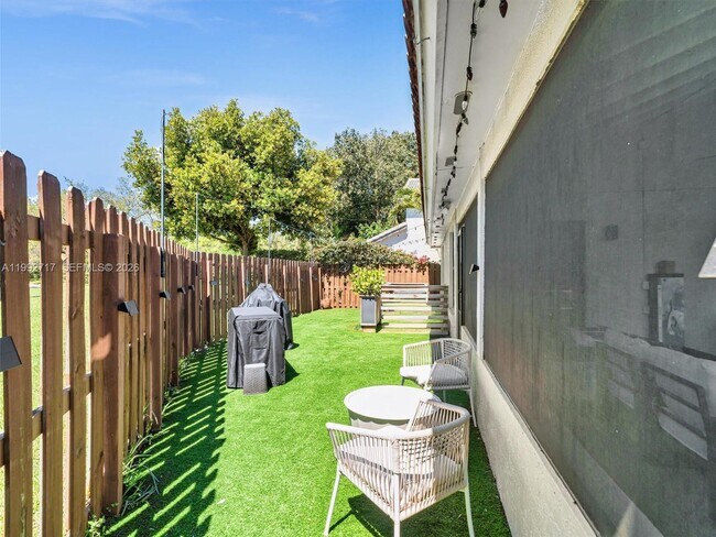 Building Photo - 2083 Augusta