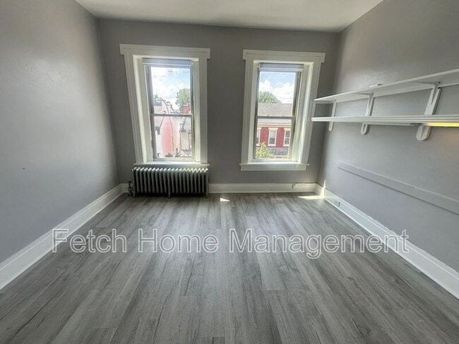 Building Photo - 537 Cumberland St
