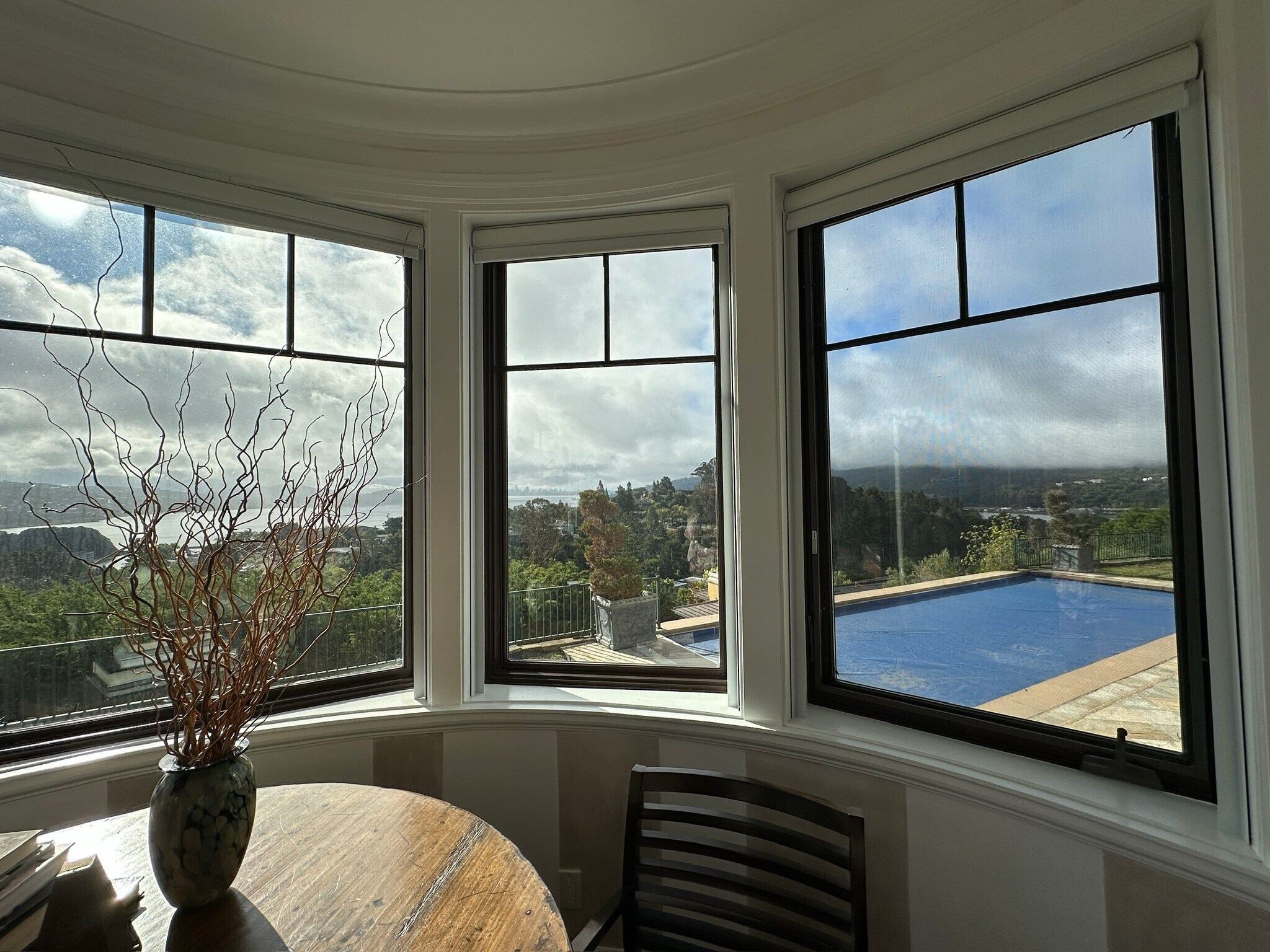Primary suite: Electronic window shades - 115 Inez Pl