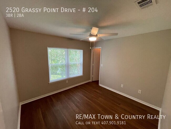 Building Photo - 2520 Grassy Point Dr