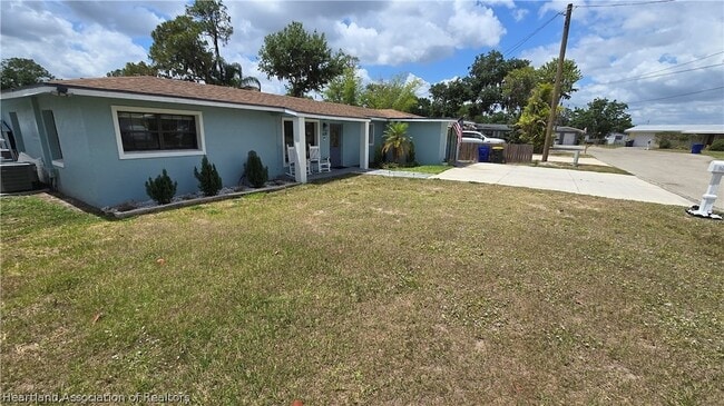 Building Photo - 639 Killarney Dr