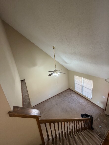 Building Photo - 109 Cora Dr