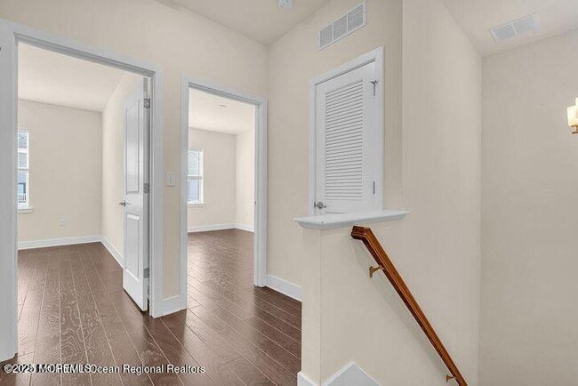 Building Photo - 50 Midway Rd S