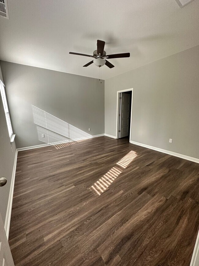 Building Photo - 4 bed, 2 bath home built in 2022