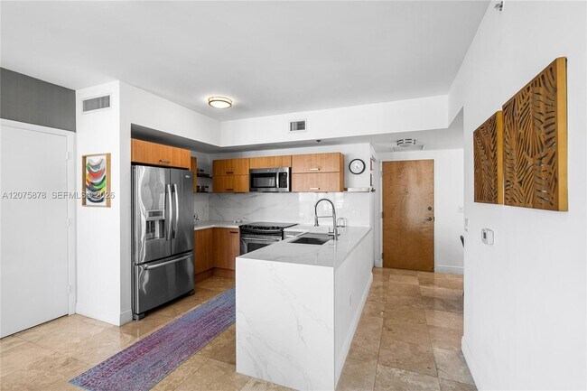 Building Photo - 350 S Miami Ave