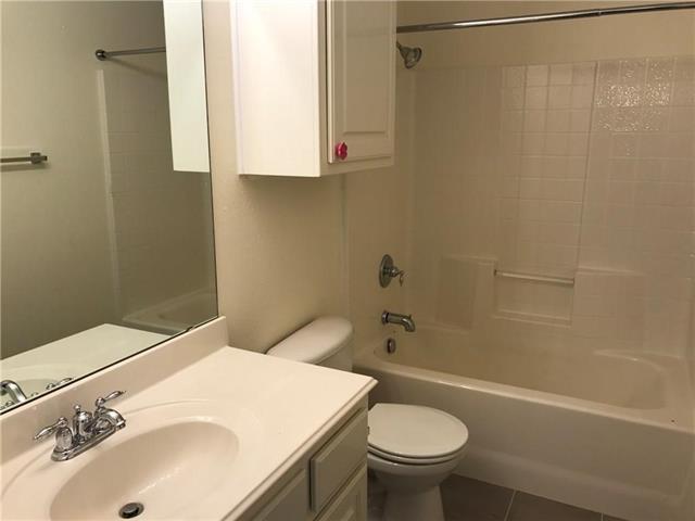 Building Photo - 6604 Bluebird Dr