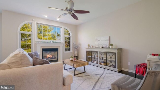 Building Photo - 303 Hilltop Ct