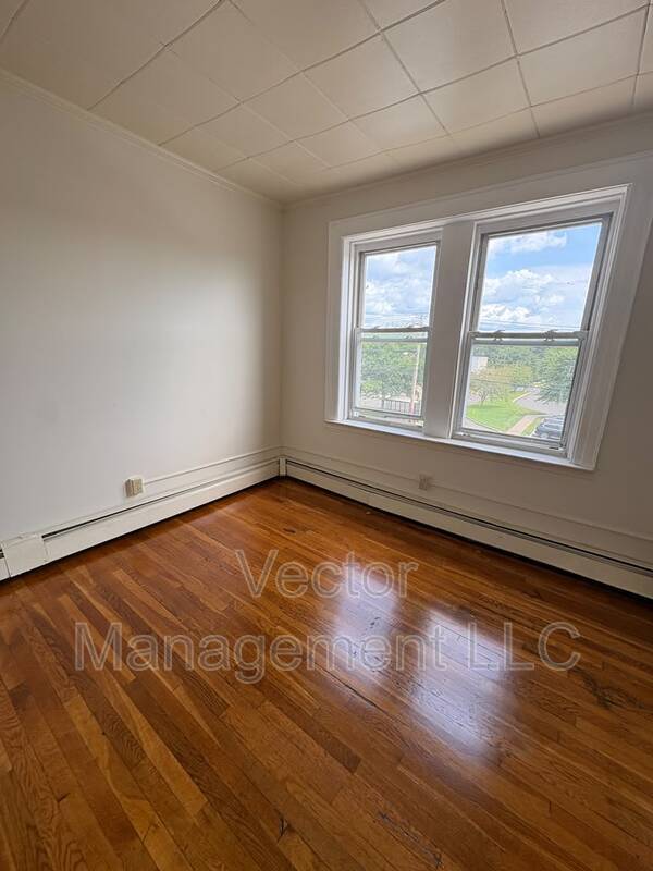 Building Photo - 1160 Dixwell Ave