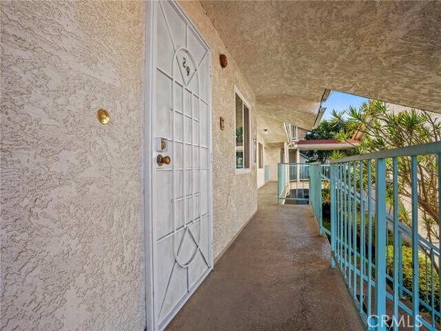 Building Photo - 14405 Cerise Ave