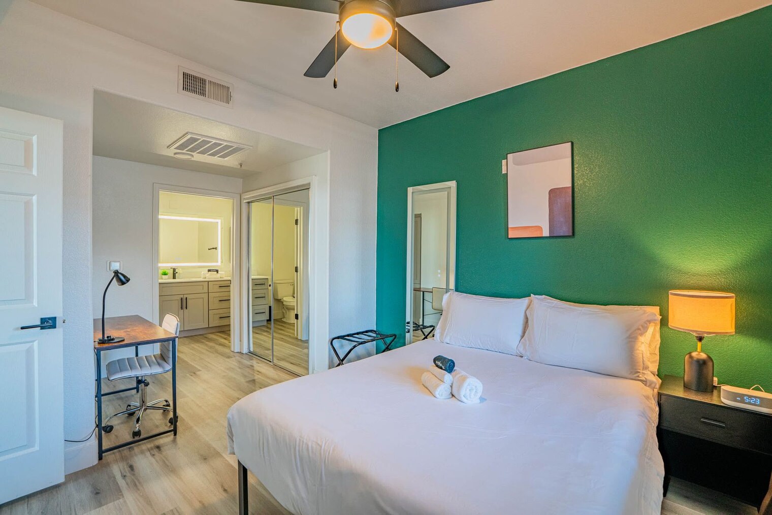 Building Photo - 6610 N 93rd Ave