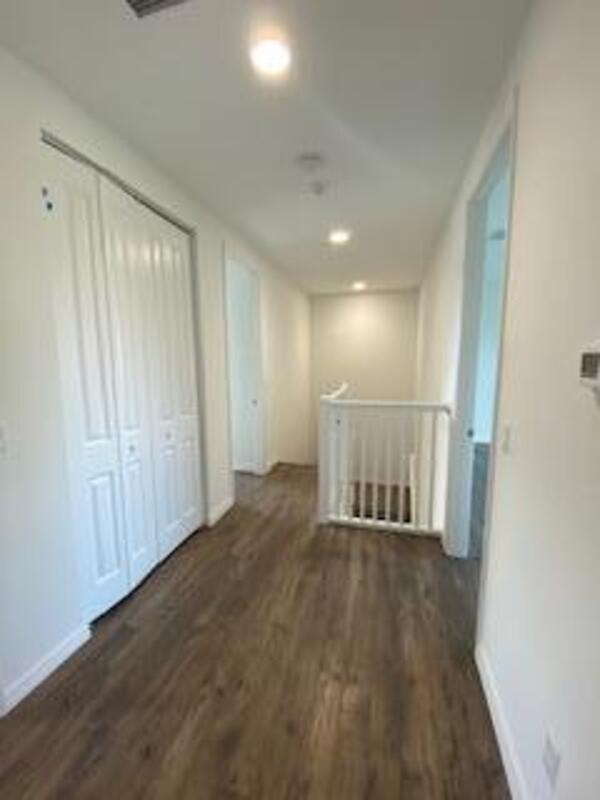 Building Photo - 12885 Trevi Isle